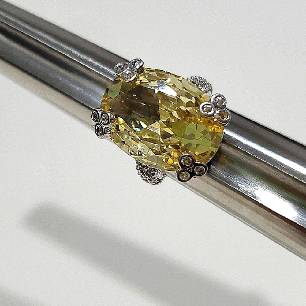 JUDITH RIPKA 18CT Cocktail Ring - Picture 7 of 9